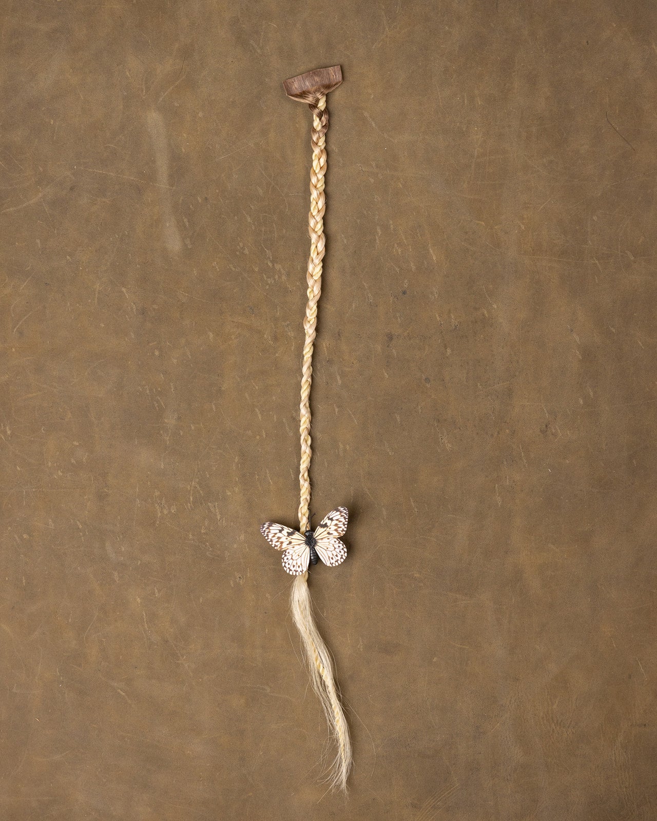 Butterfly Braid Neutral White - Rooted Ash
