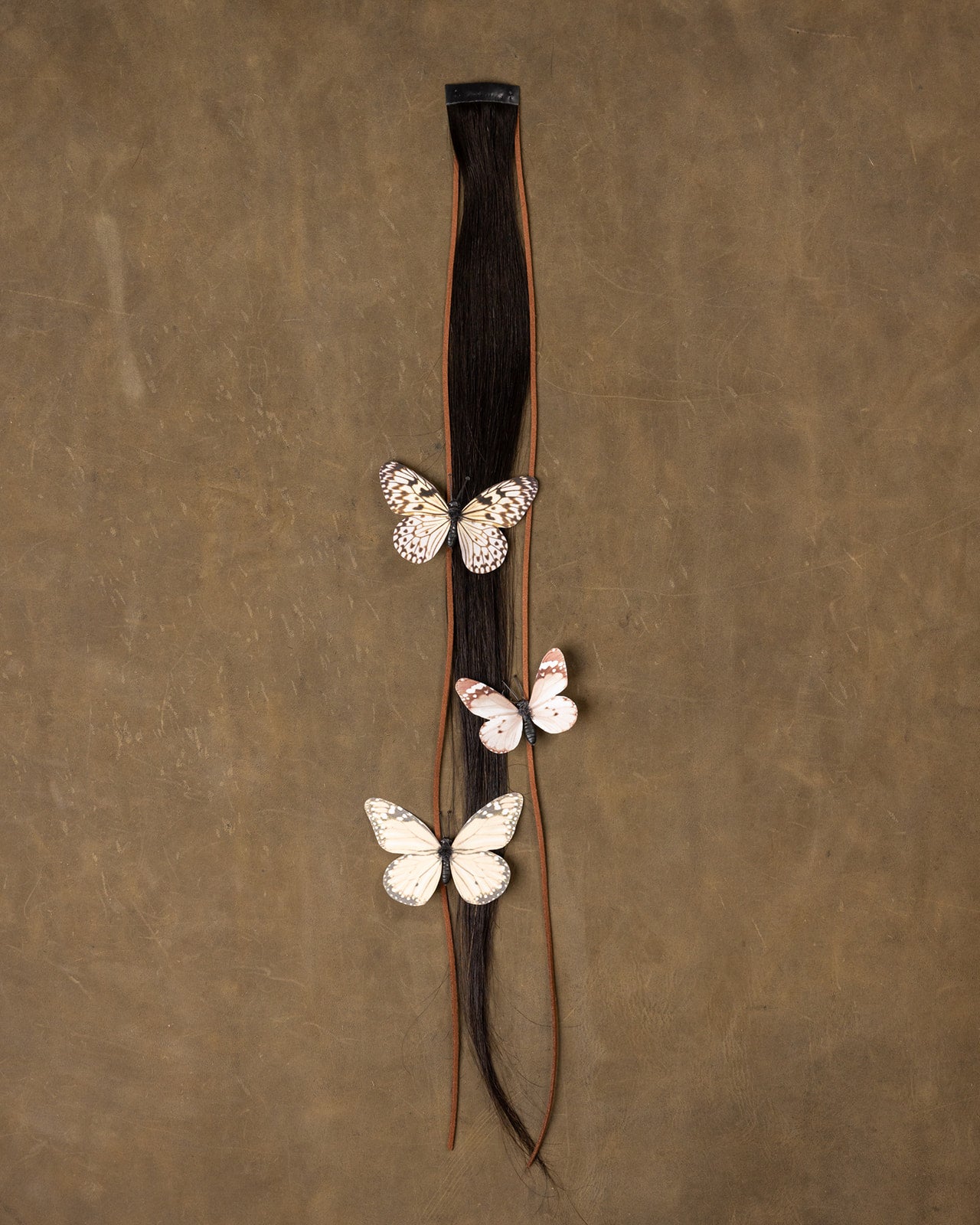 Butterfly Chain Neutral White - Coal
