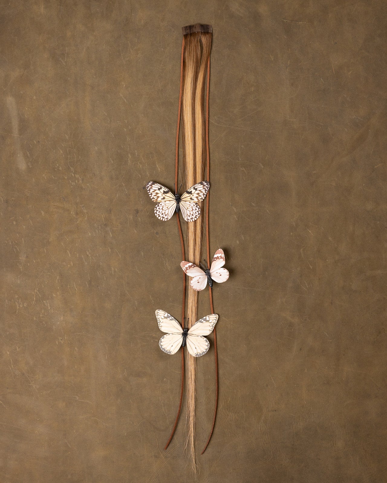 Butterfly Chain Neutral White - Mica