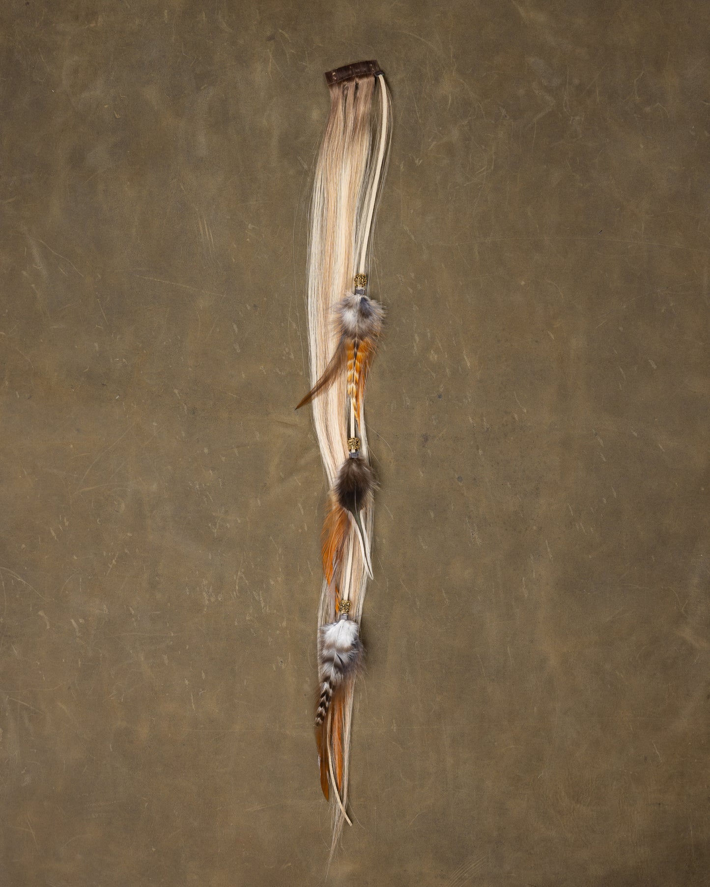 Gold Bead Feather Chain - Charolais