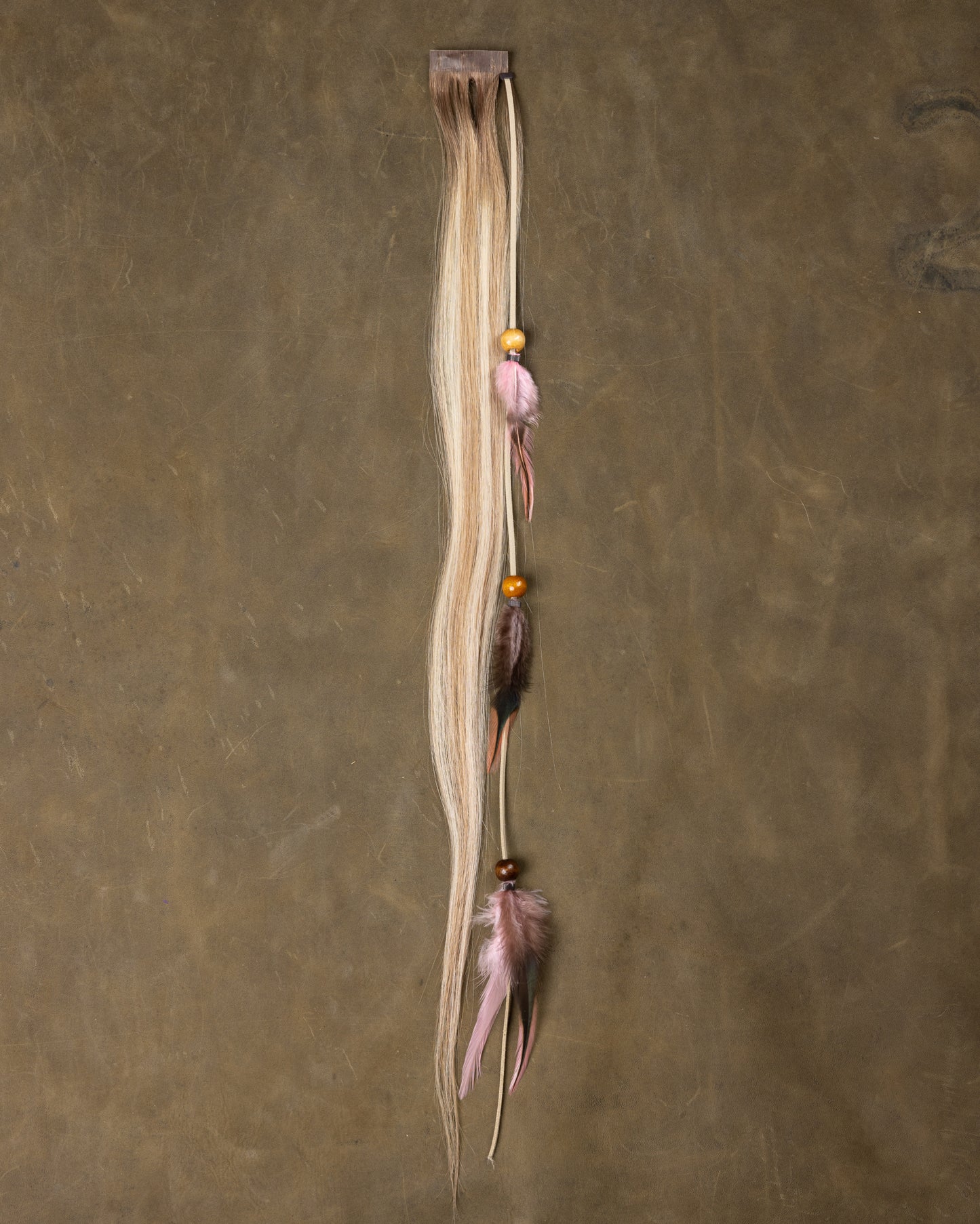 Pink Feather Chain - Charolais
