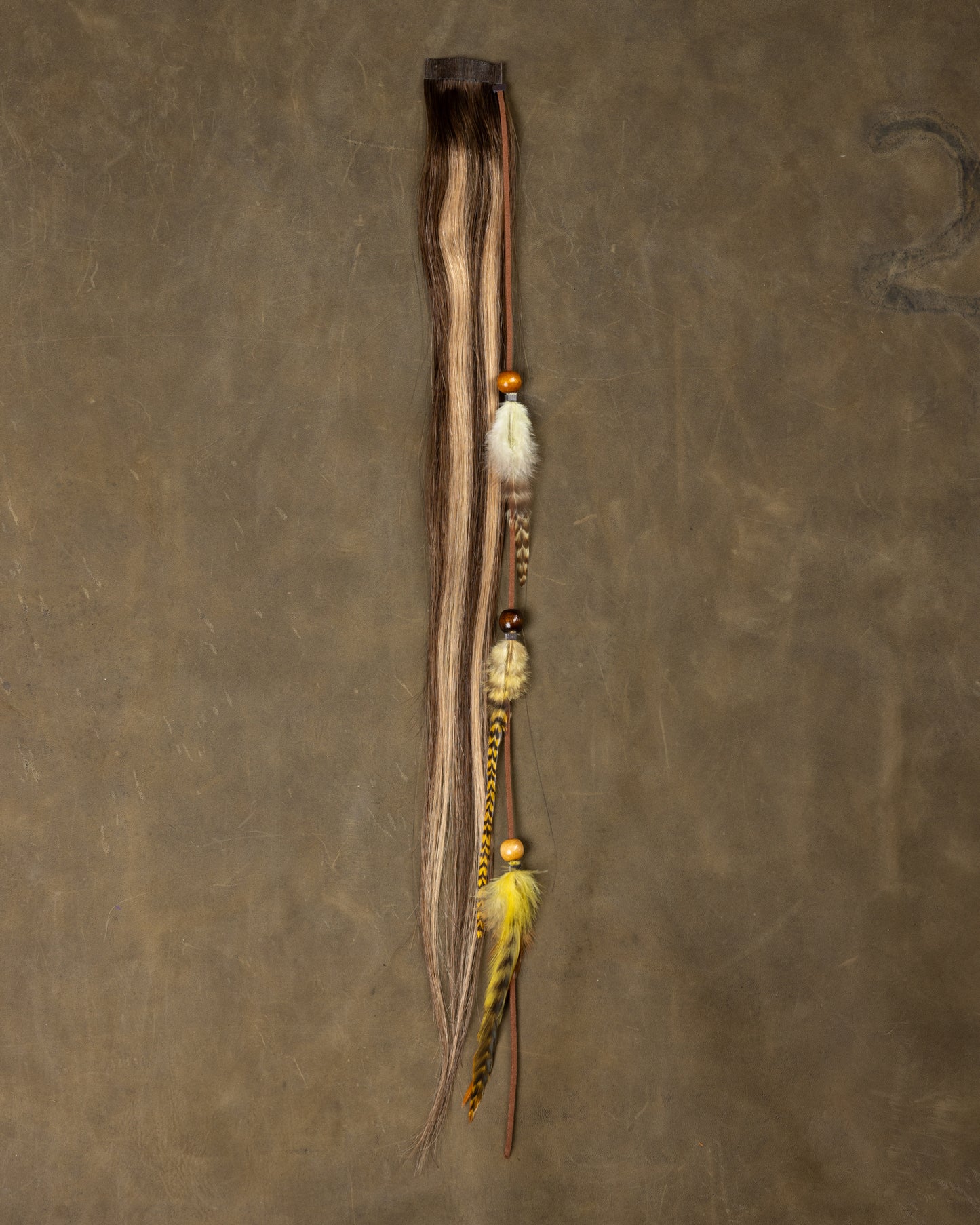 Yellow Feather Chain - Mica