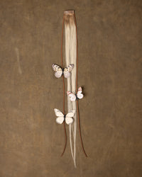 Butterfly Chain Neutral White - Rooted Ash